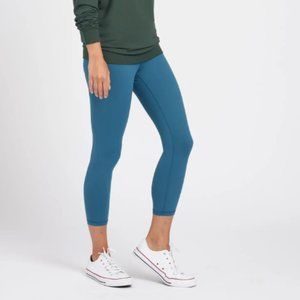 Universal Standard Cropped Core Legging